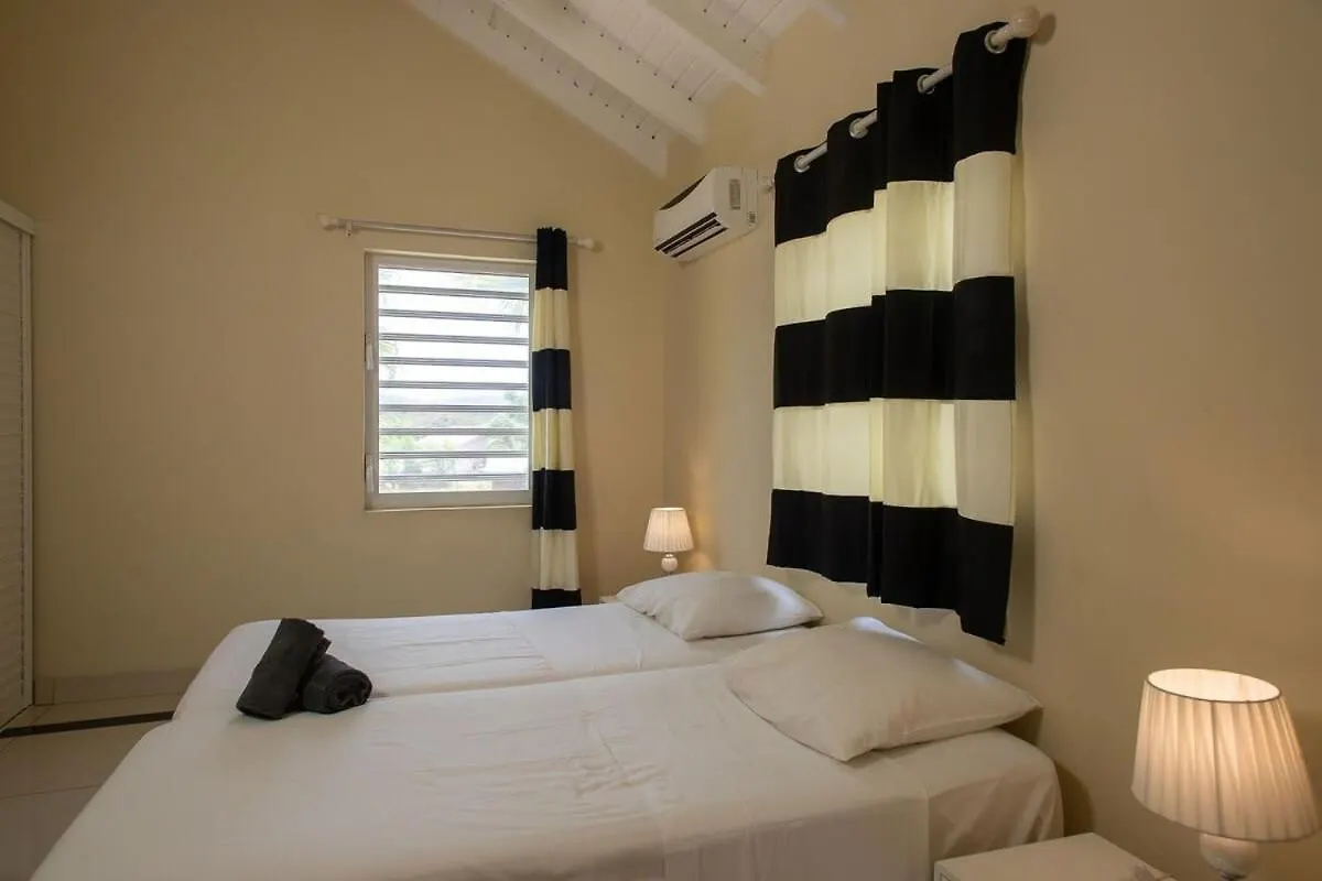 Caracara K1 Relax & Dive Resort Bonaire Village クラレンダイク